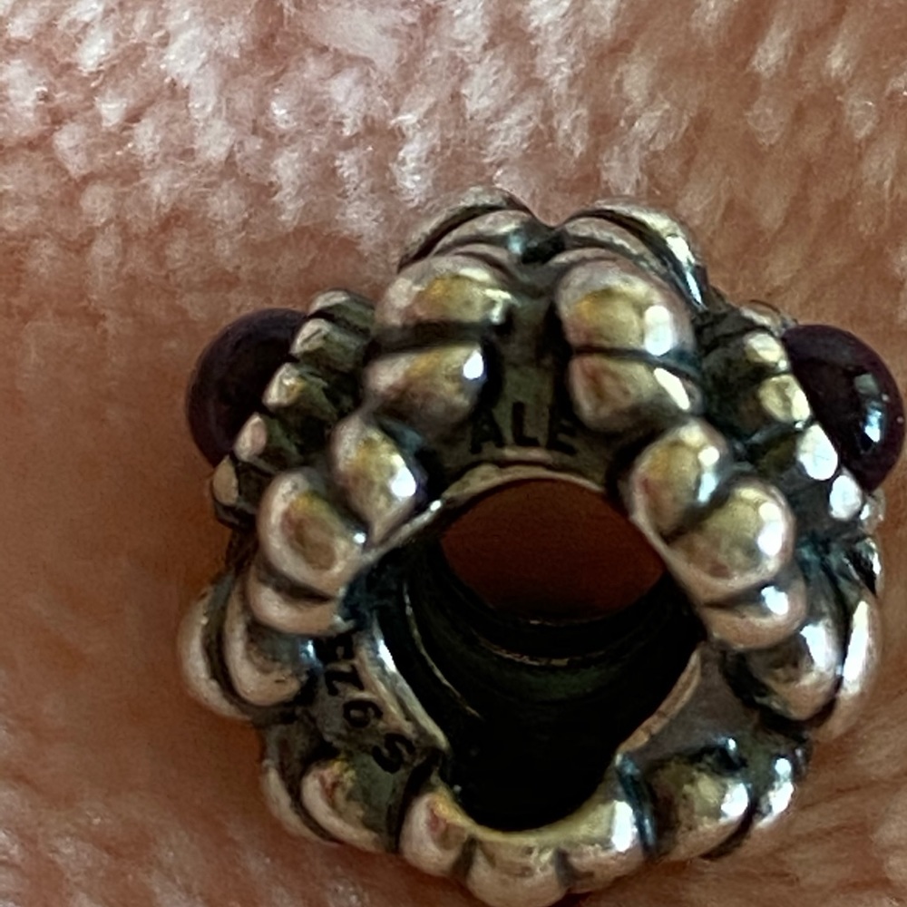 Authentic Pandora charm - Picture 4 of 4
